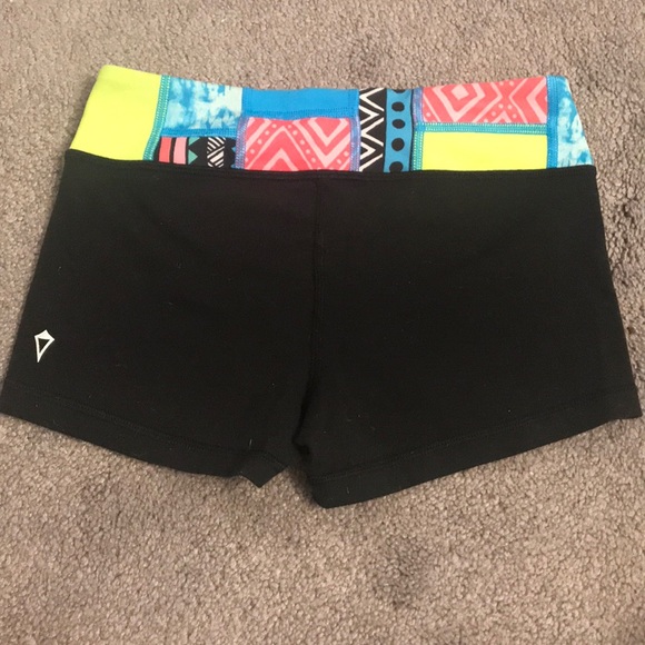 Ivivva booty shorts - Picture 2 of 4